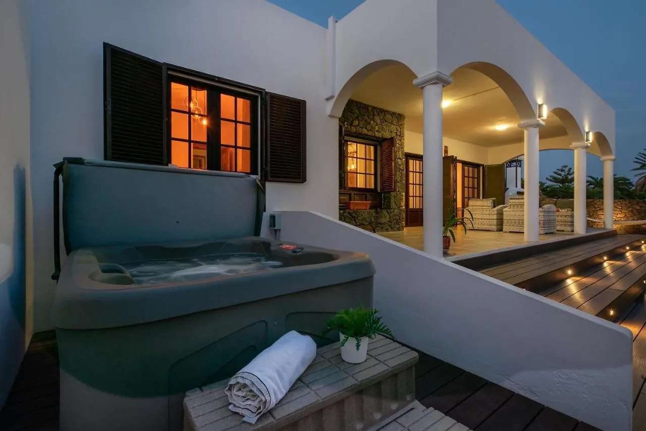 Villa Maylands Playa Blanca  Spain